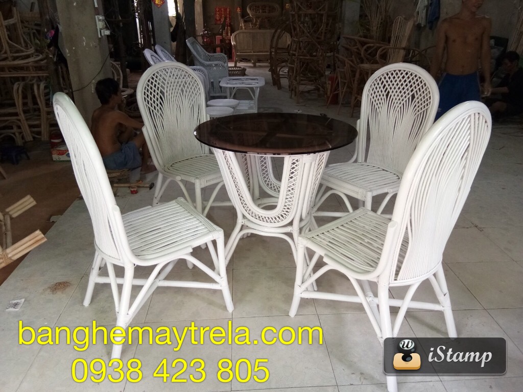 
								Bàn ghế ăn mây tự nhiên MA211